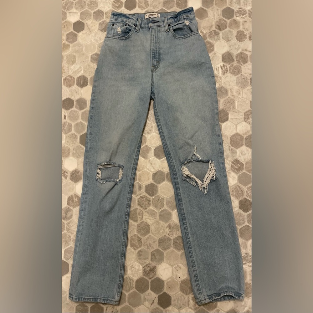 Abercrombie & Fitch Curve Love Ultra High Rise 90s Straight Jean